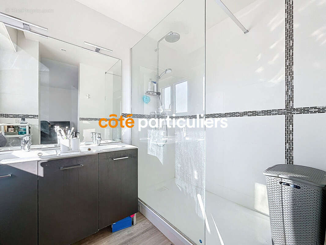 Appartement à SAINT-MAUR-DES-FOSSES