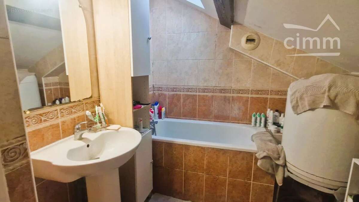 Appartement à LA TOUR-DU-PIN