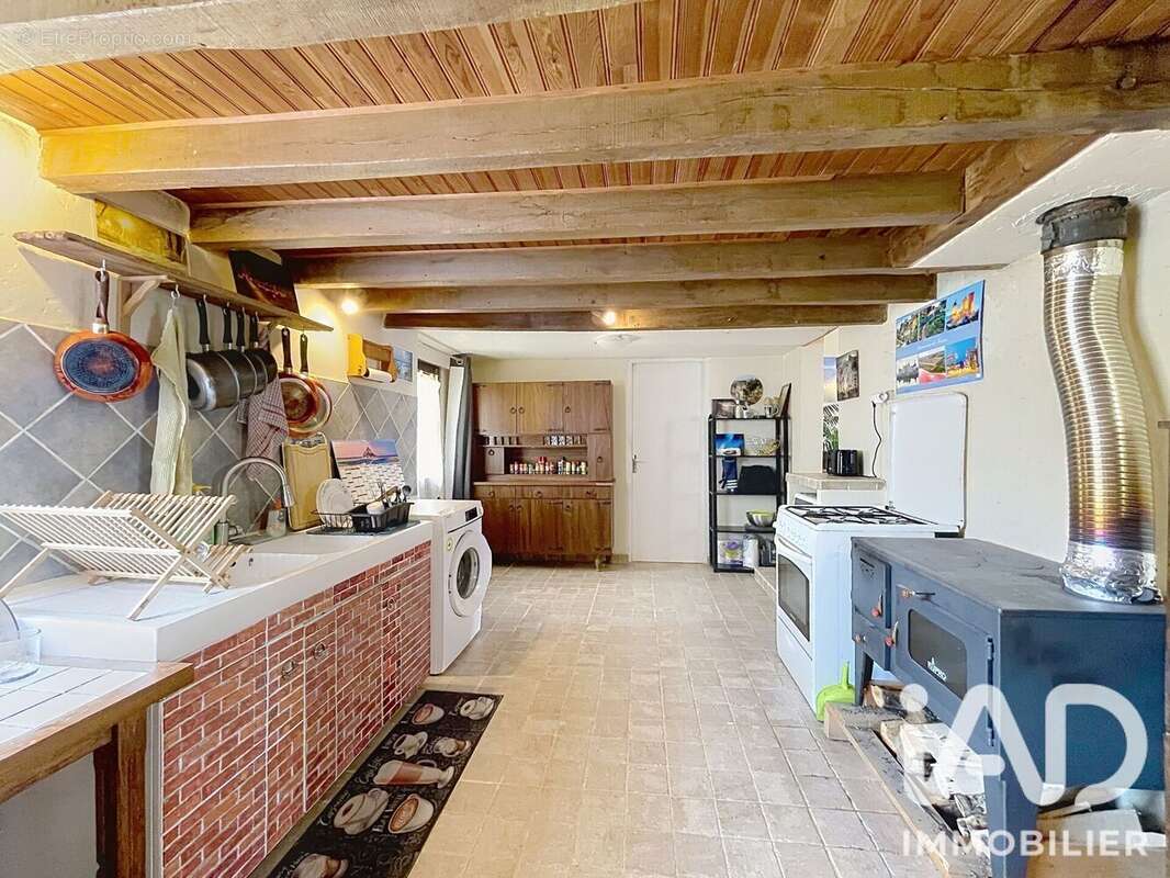 Maison 97 m² à Santranges  - photo 8