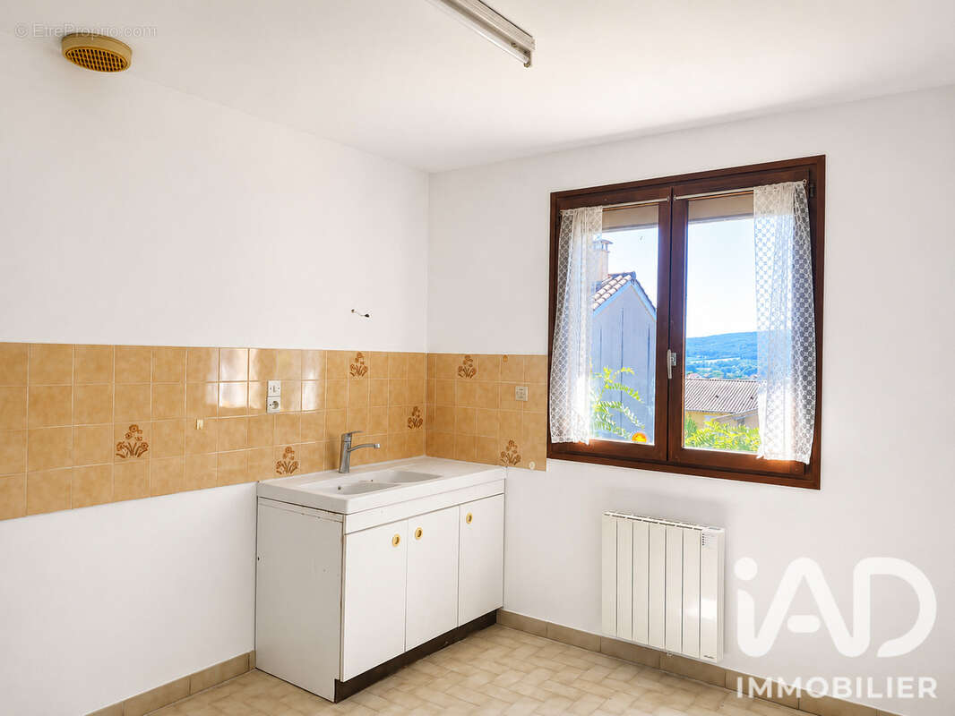 Maison 65 m² à Communay  - photo 3
