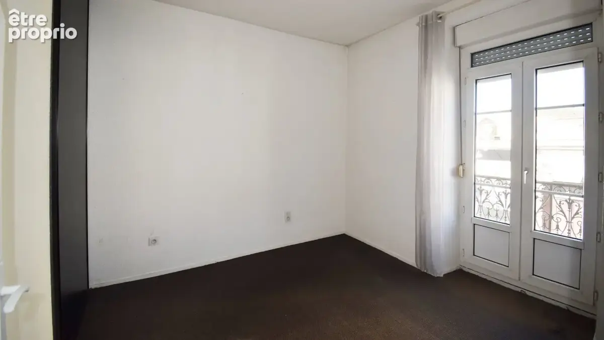 À VENDRE -  Appartement T3 avec balcon proche gare et hôpital à VICHY - photo 6