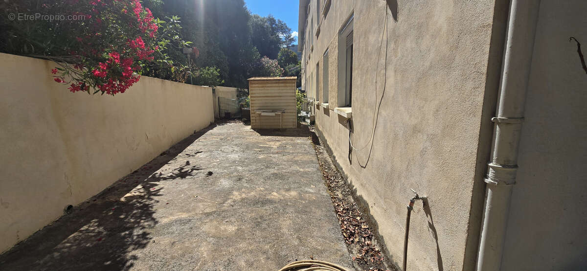 RARE: Appartement avec  jardin, parking et cave - photo 3