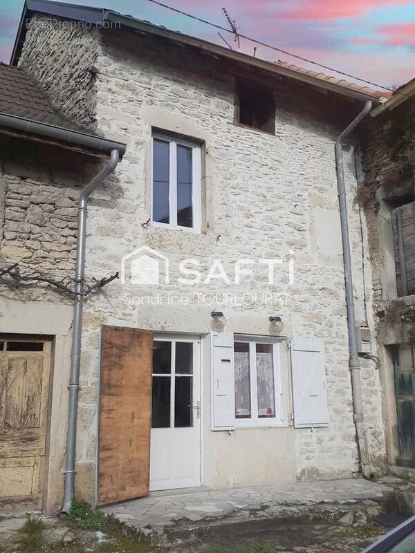 Photo 1 - Maison à PORCIEU-AMBLAGNIEU