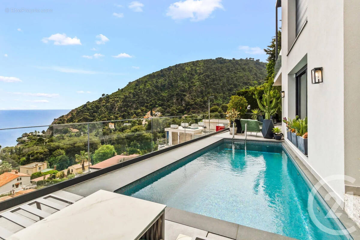 Maison à EZE