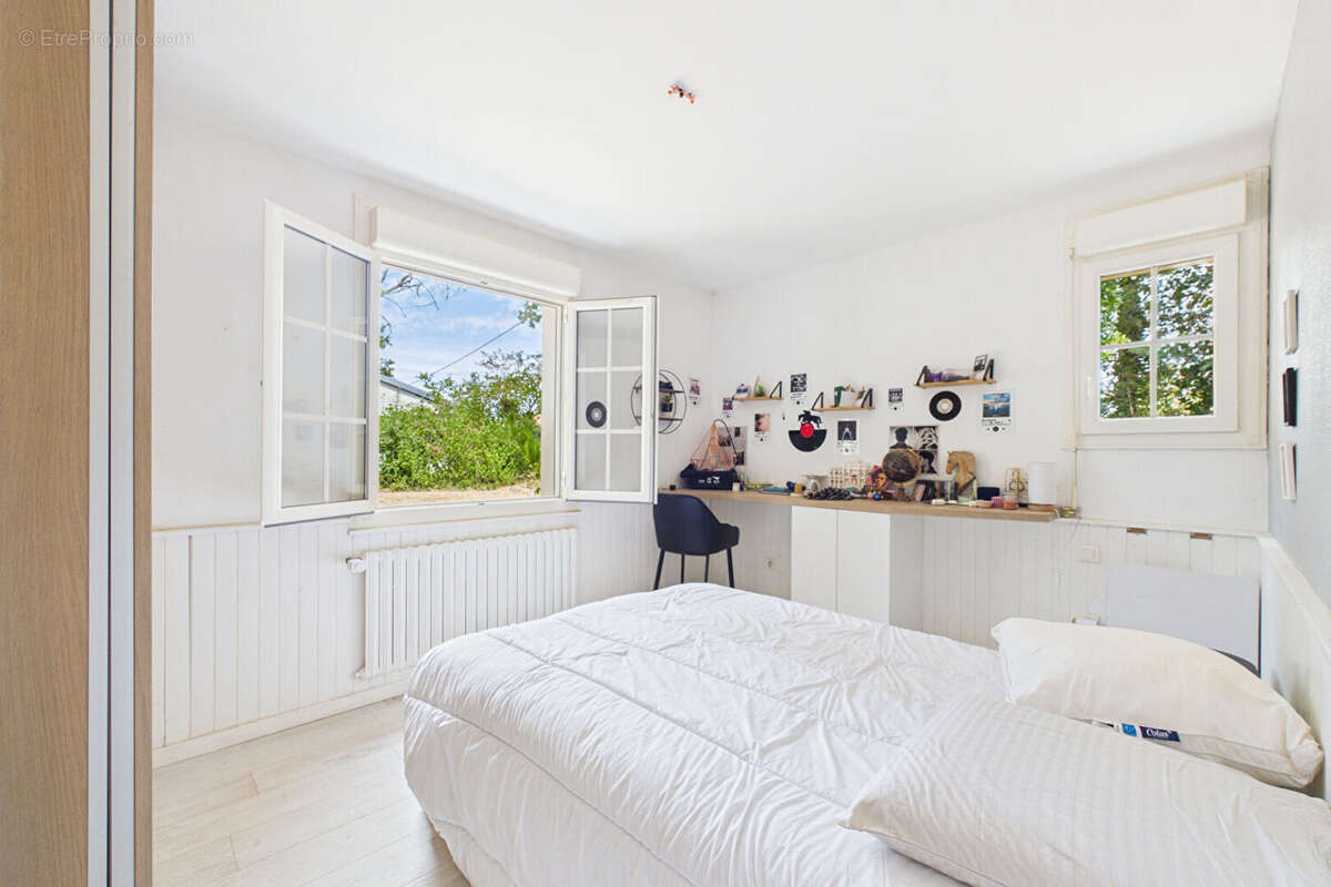 Maison de plain-pied 193 m² - Parcelle de 2900 m² au calme - 5 chambres + bureau - photo 12