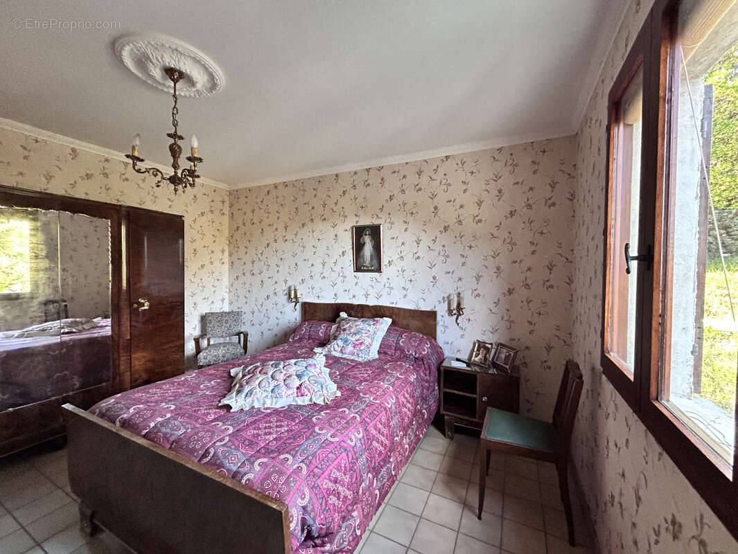 Maison à BEZ-ET-ESPARON