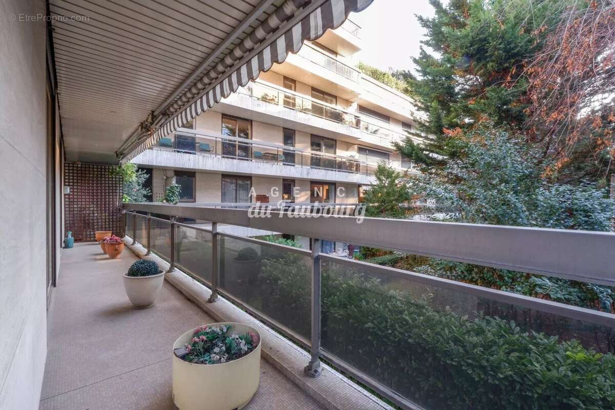 Appartement à NEUILLY-SUR-SEINE