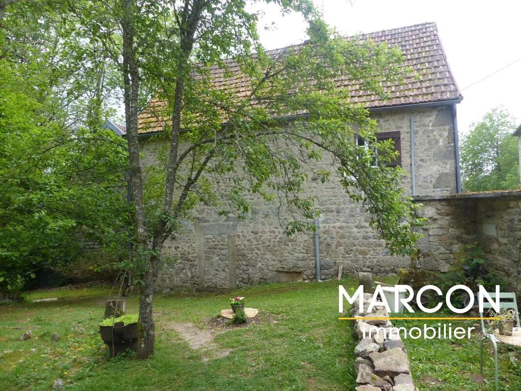 Maison à SAINT-PIERRE-BELLEVUE