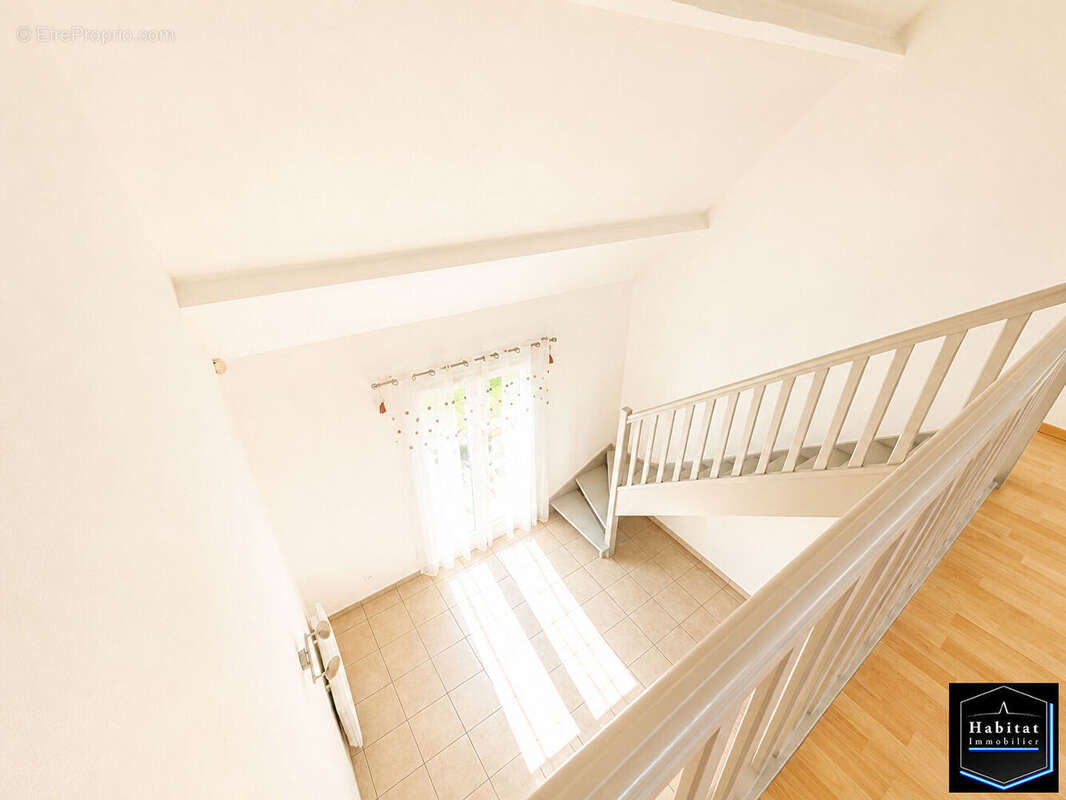 Maison Moussy Le Neuf 6 pièce(s) 134 m2 Jardin 560m² Garage, Sous sol - photo 10