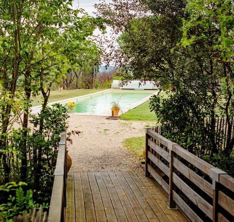 Dpt  (32) : ELEGANT CHATEAU XIX, sans travaux, bases médievales avec douves, piscine, sur 9100m2 jardin clos - photo 21