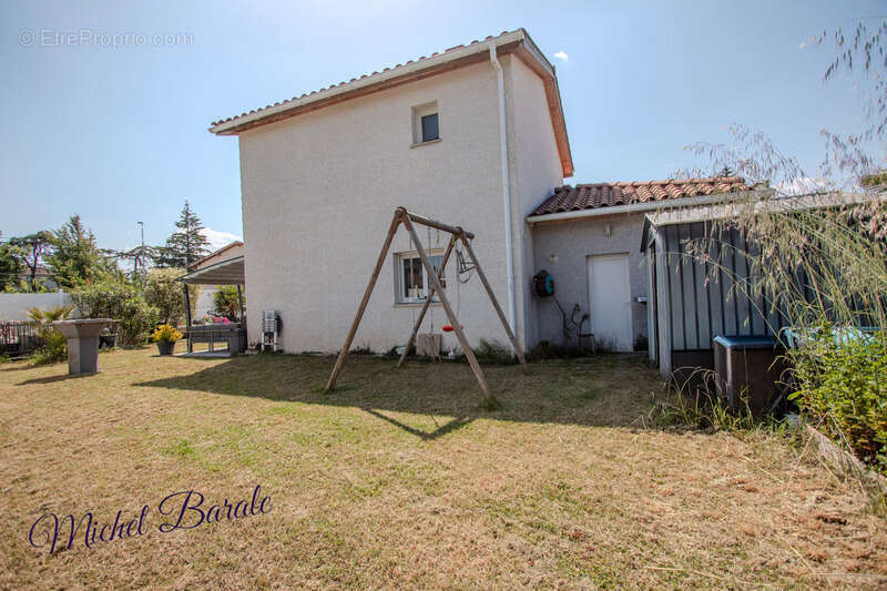 Maison à GREZIEU-LA-VARENNE