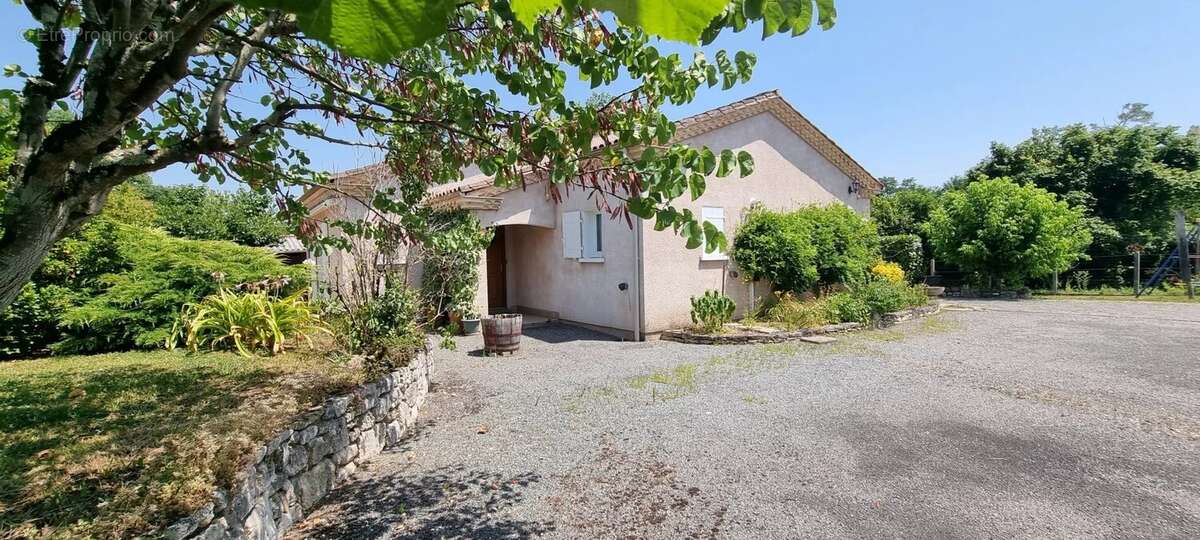 Maison  plain pied de 2000 avec piscine - photo 4