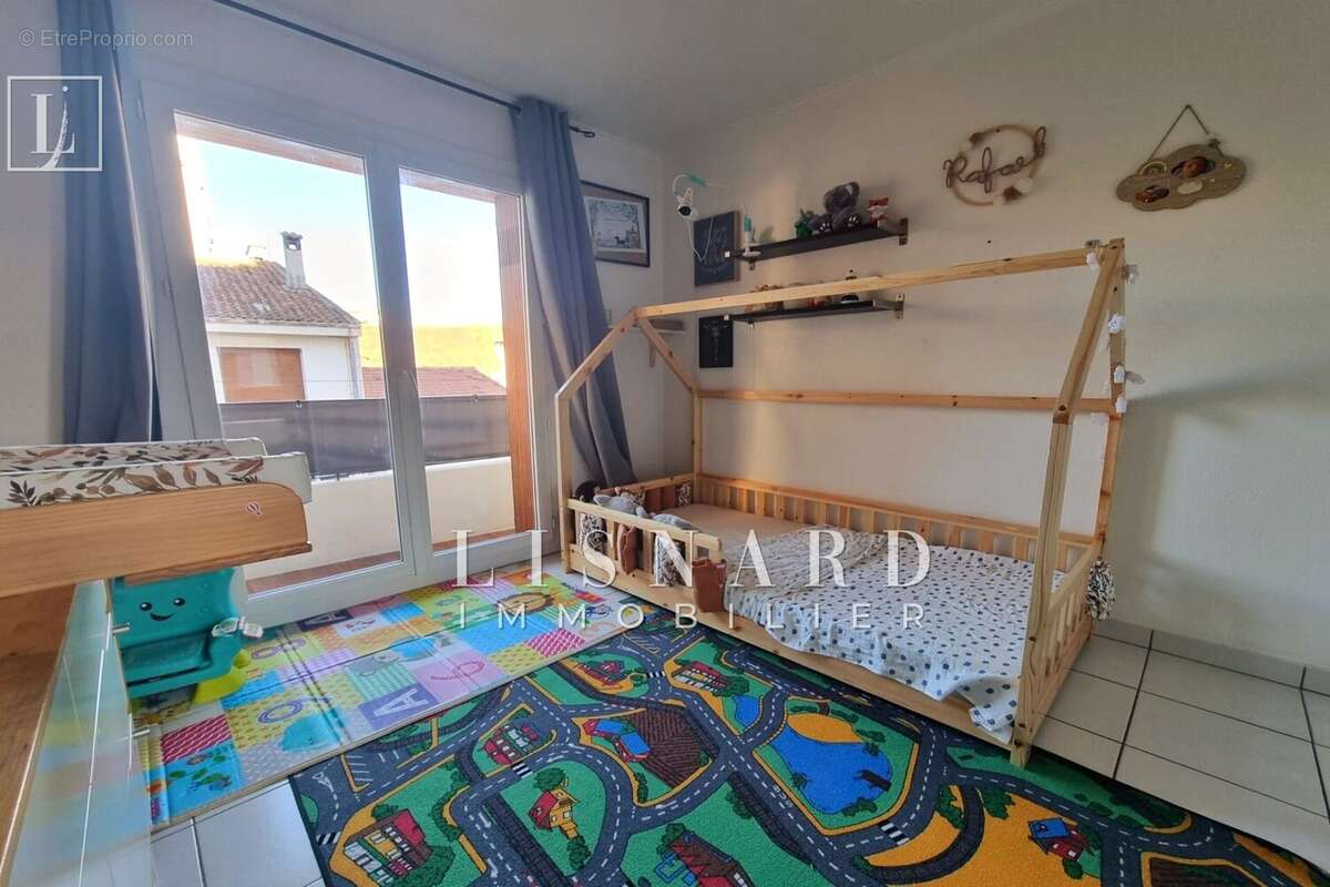 Appartement à VALLAURIS