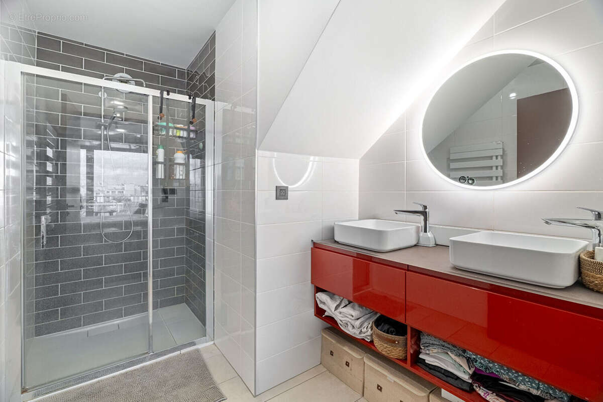Appartement à PARIS-18E