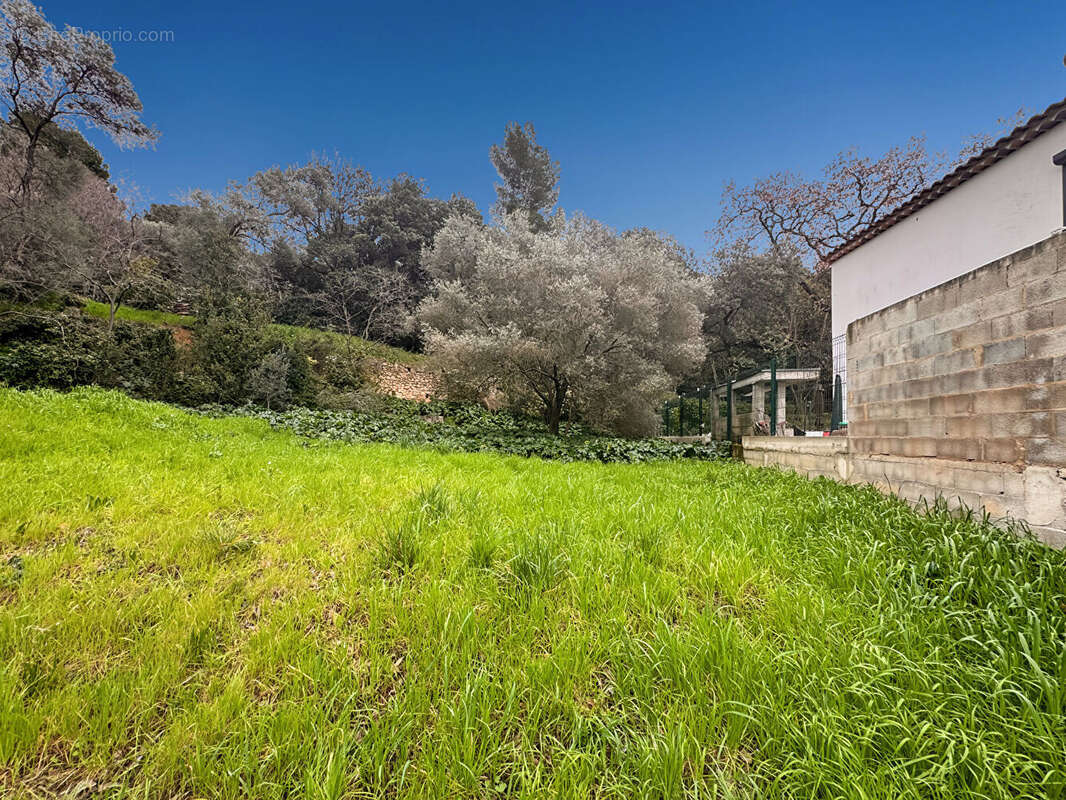 Terrain à MARSEILLE-13E