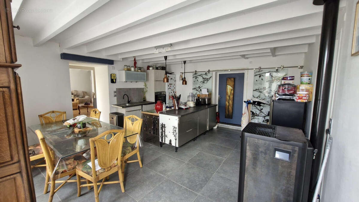 Maison à MORTAGNE-SUR-GIRONDE