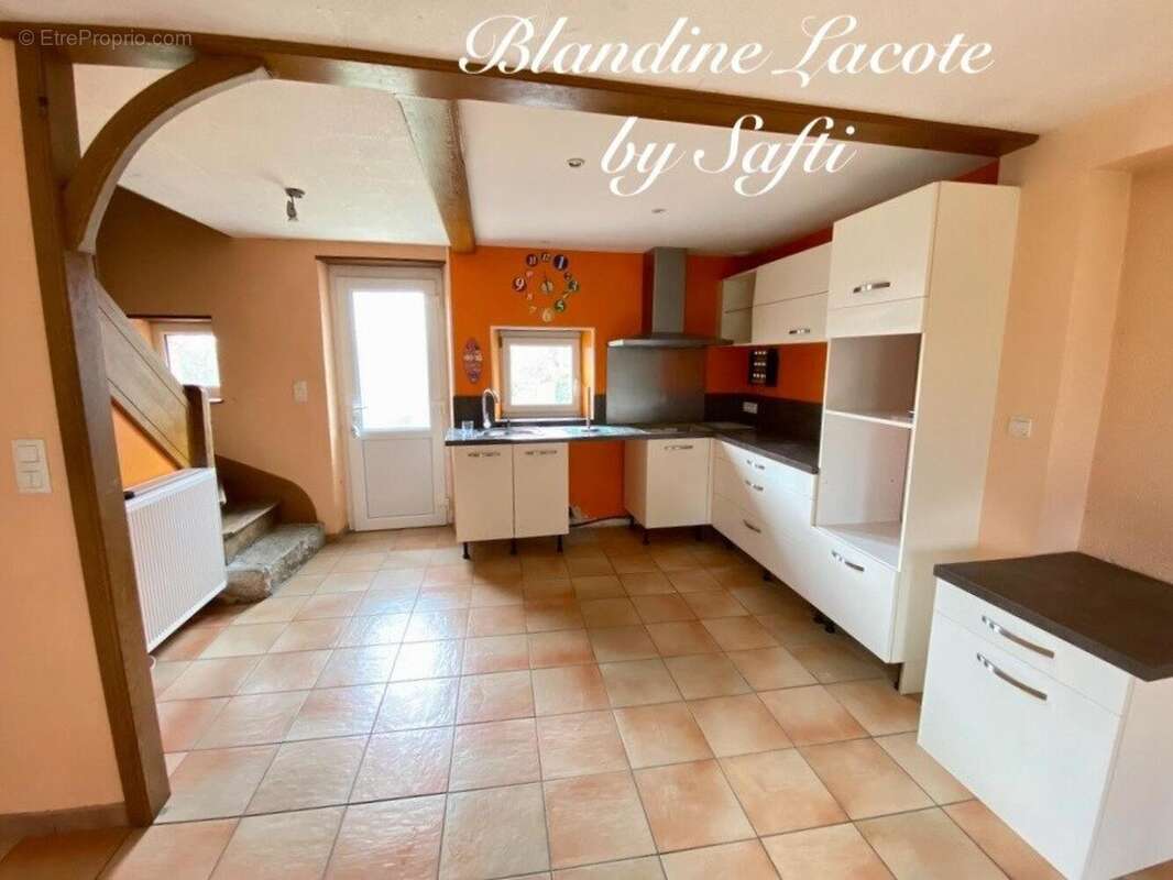 Maison 61 m² à Saint-Dizier-Leyrenne  - photo 3