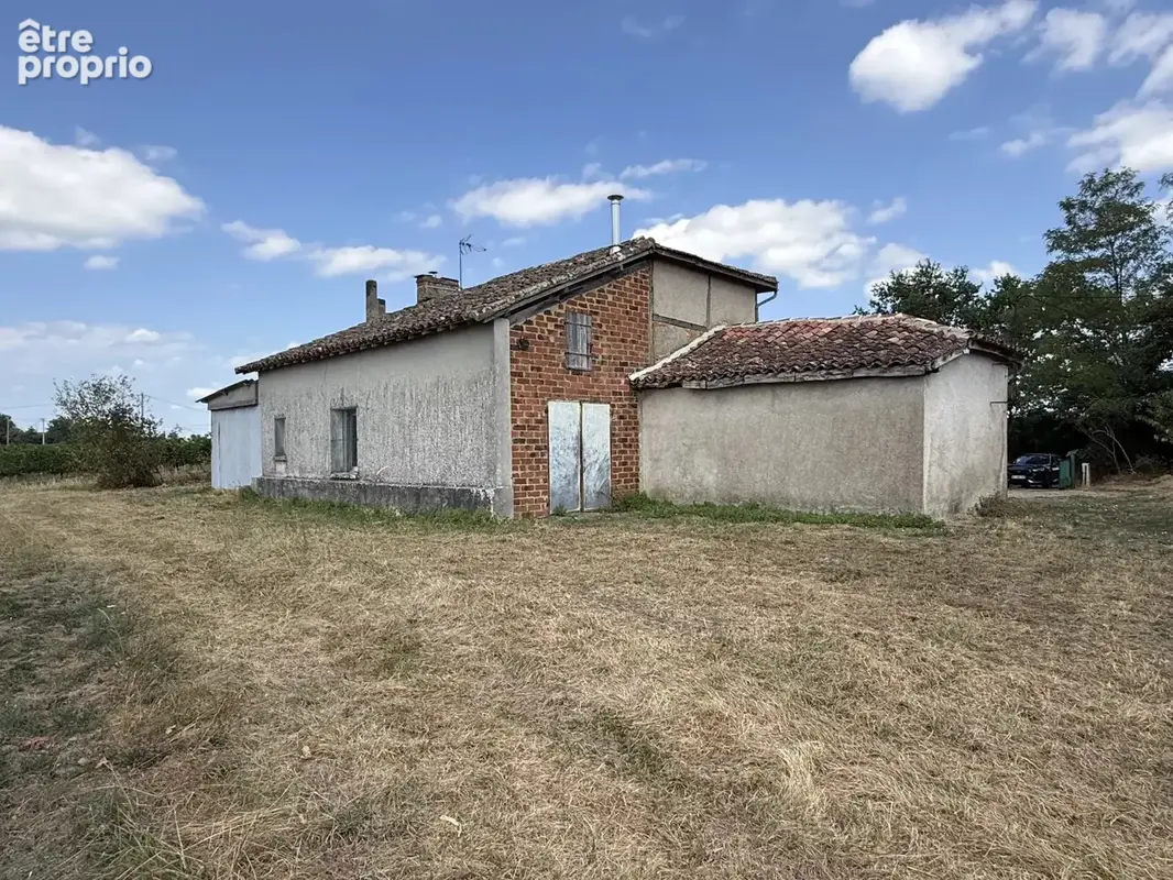 Maison de Type F5-120m2 habitables sur 2 niveaux (à rénover) - photo 3