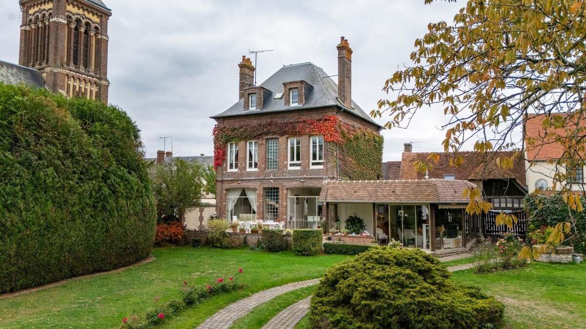 Maison à MEZIDON-CANON
