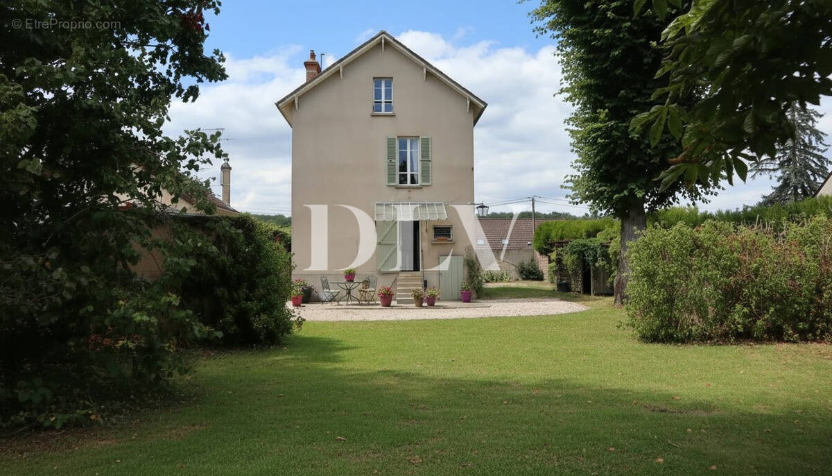 Maison à VULAINES-SUR-SEINE