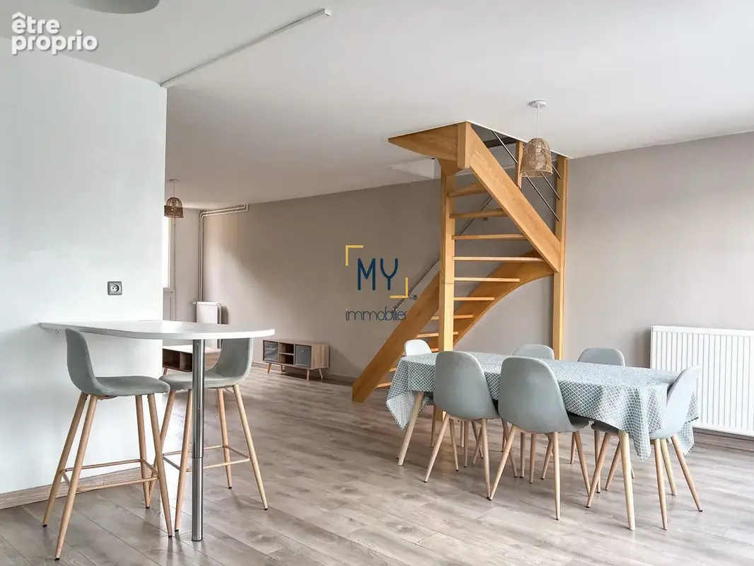 Pièce de vie ouverte avec salle à manger lumineuse et bien agencée dernier étage logement  à vendre à Villeneuve-d'Ascq 59650 MY Immobilier