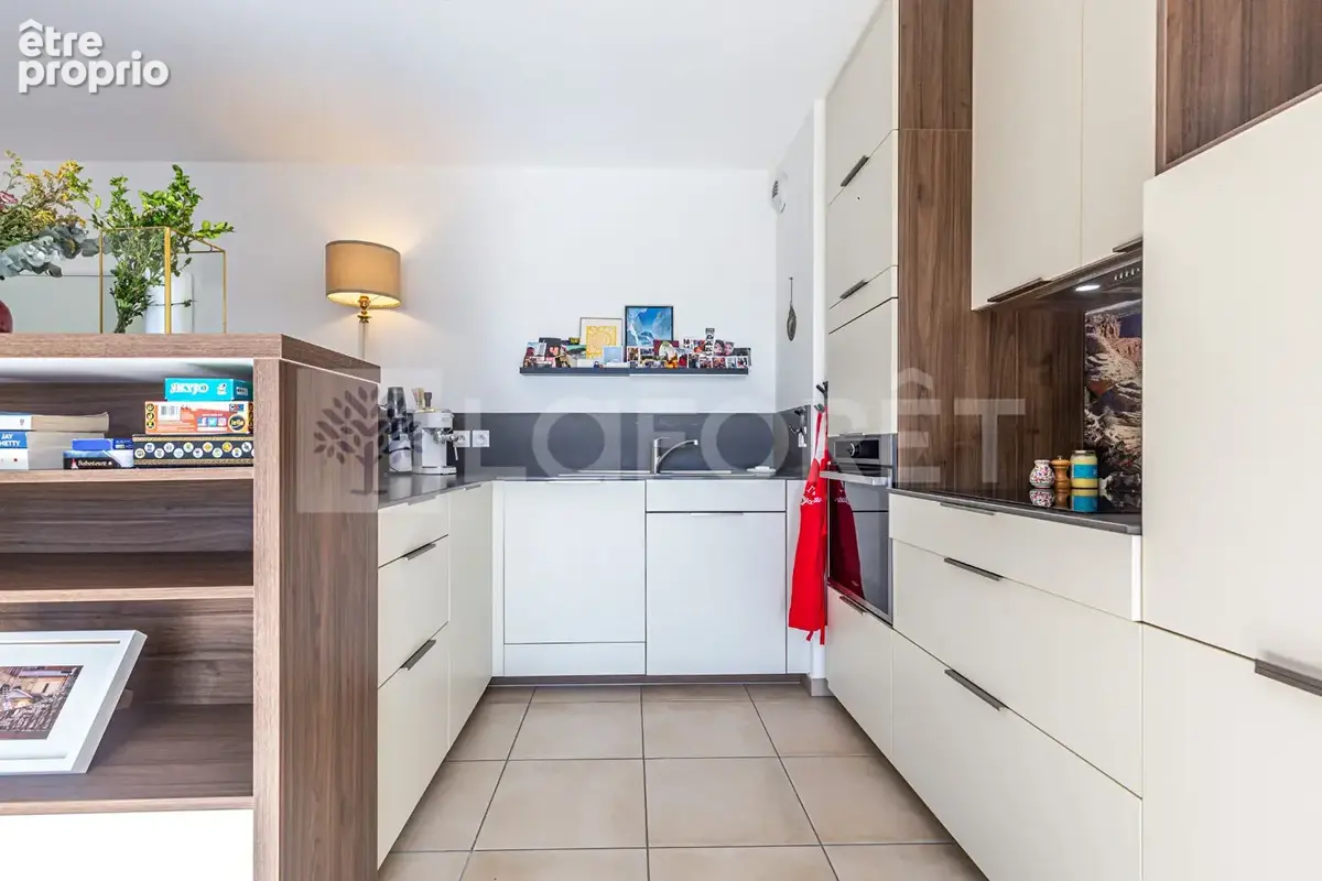 Agence immobiliere laforet - "agave" - appartement t3 traversant de 78,80 m² - balcons - garage en sus - dernier etage - vue deg - photo 8