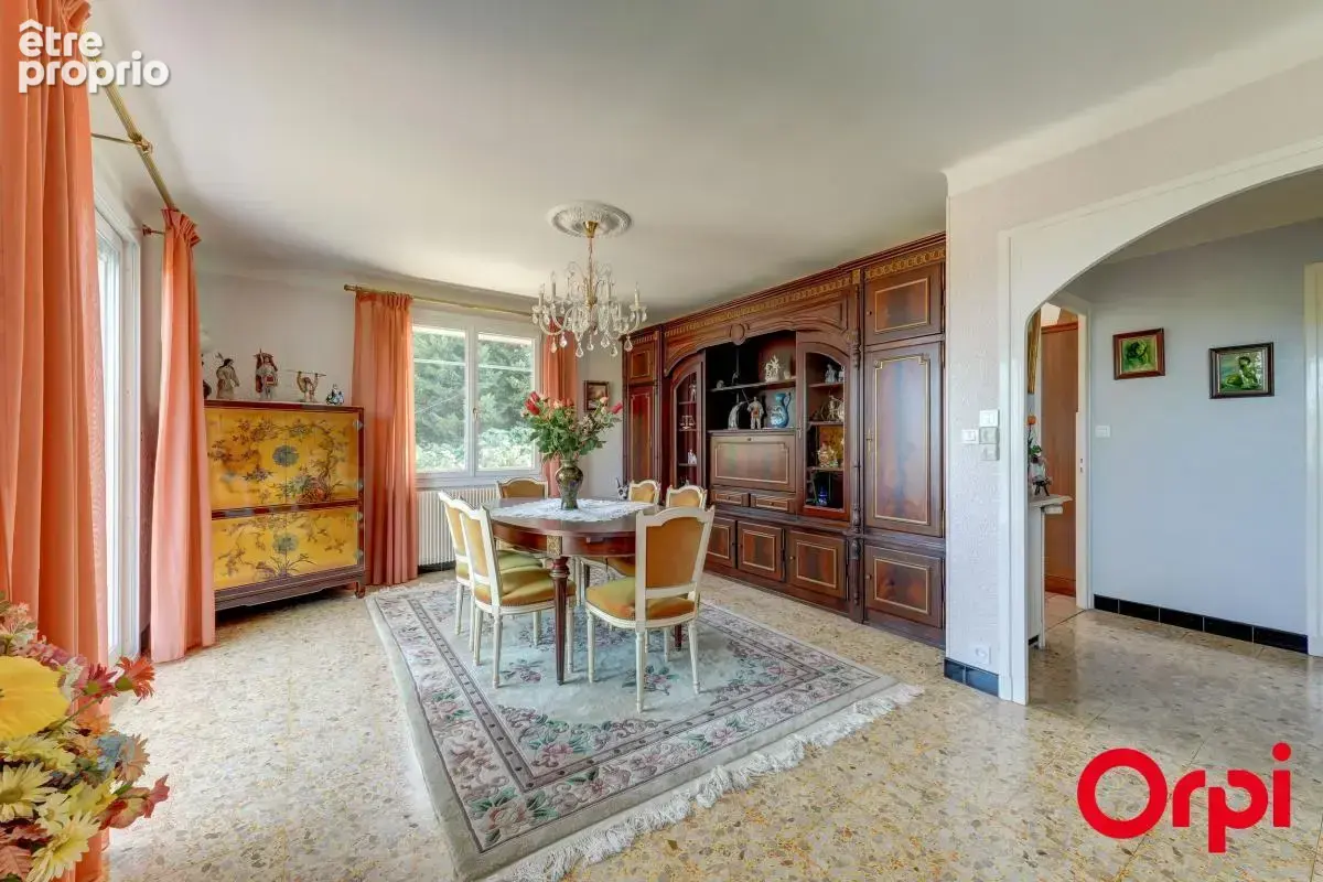 Maison familiale de 158 m² avec une belle vue dégagée - photo 5