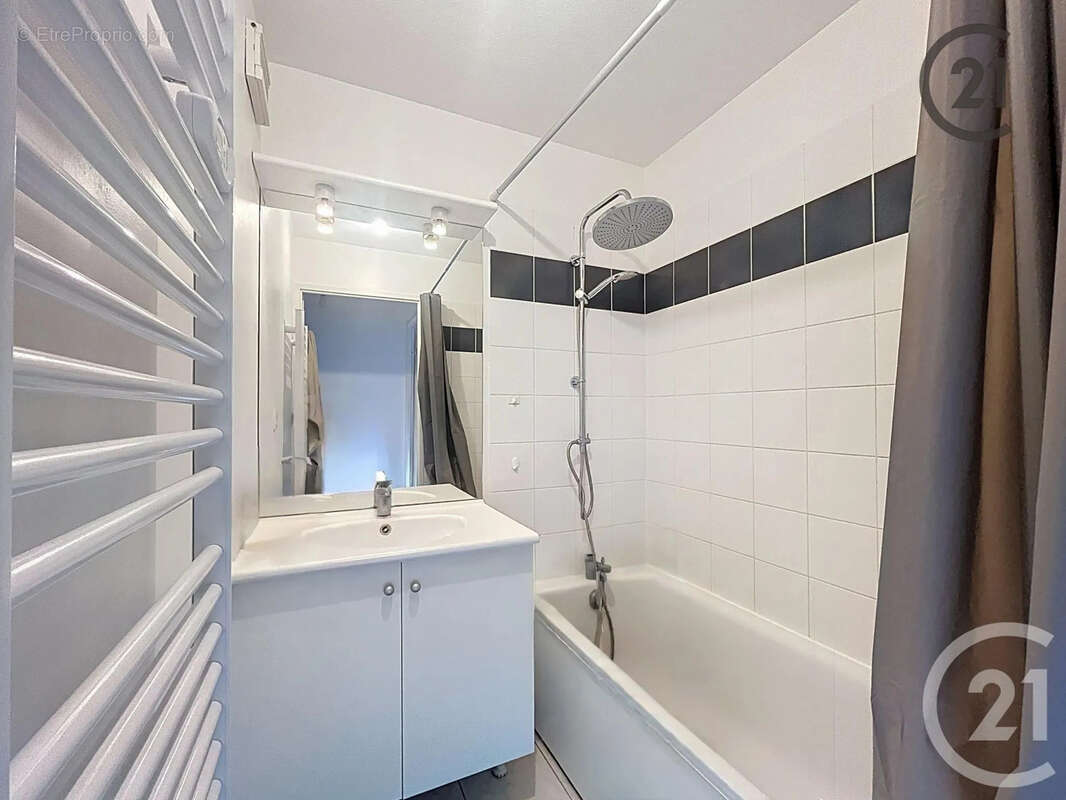 Appartement à VILLENEUVE-SUR-YONNE