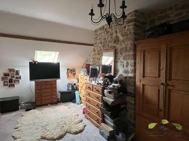 Maison à SAINT-HILAIRE-LES-COURBES