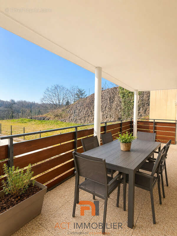 Appartement à L'ARBRESLE
