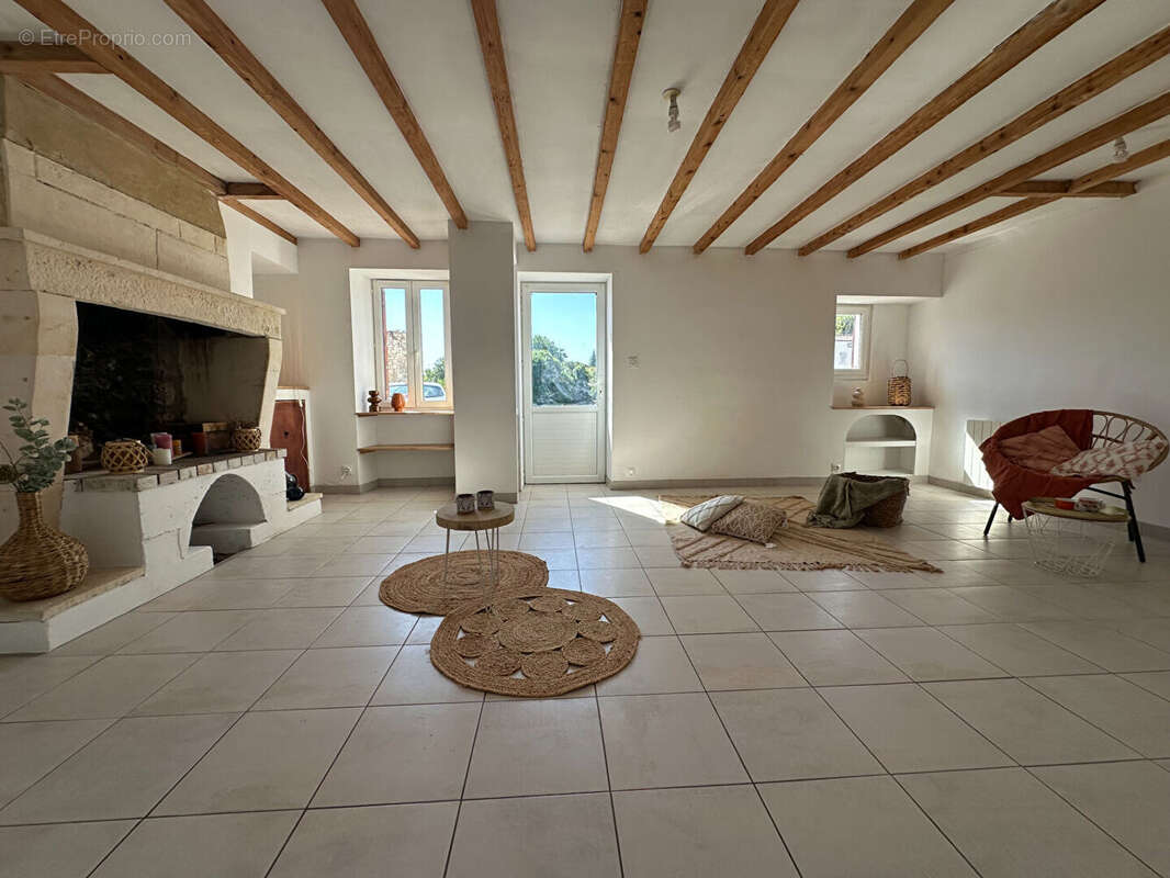 Maison à BUSSAC-SUR-CHARENTE