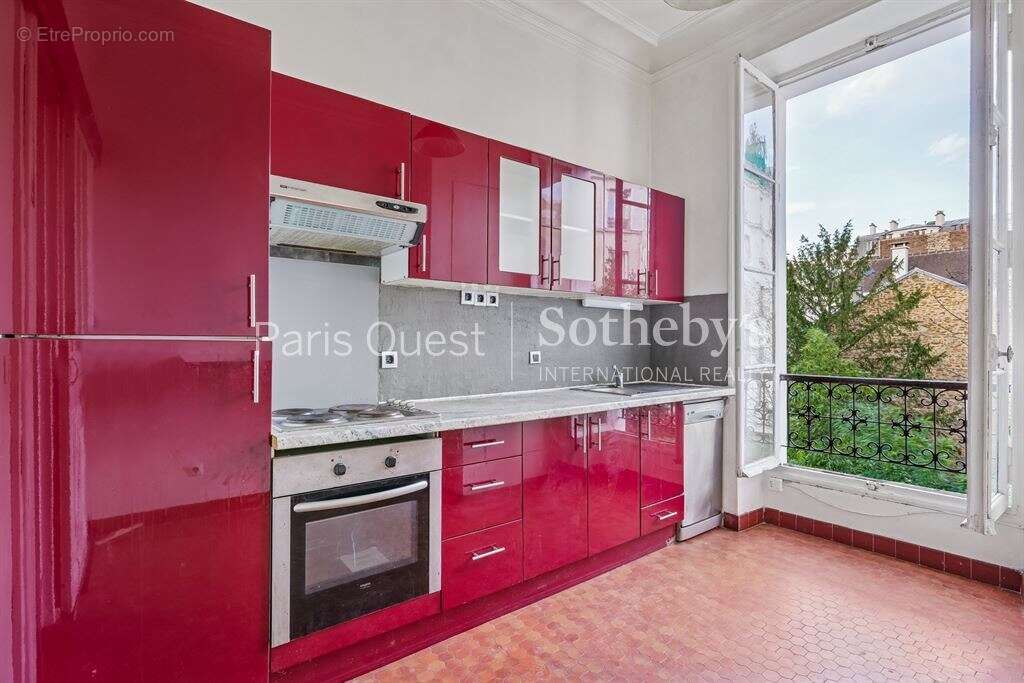 Appartement à NEUILLY-SUR-SEINE