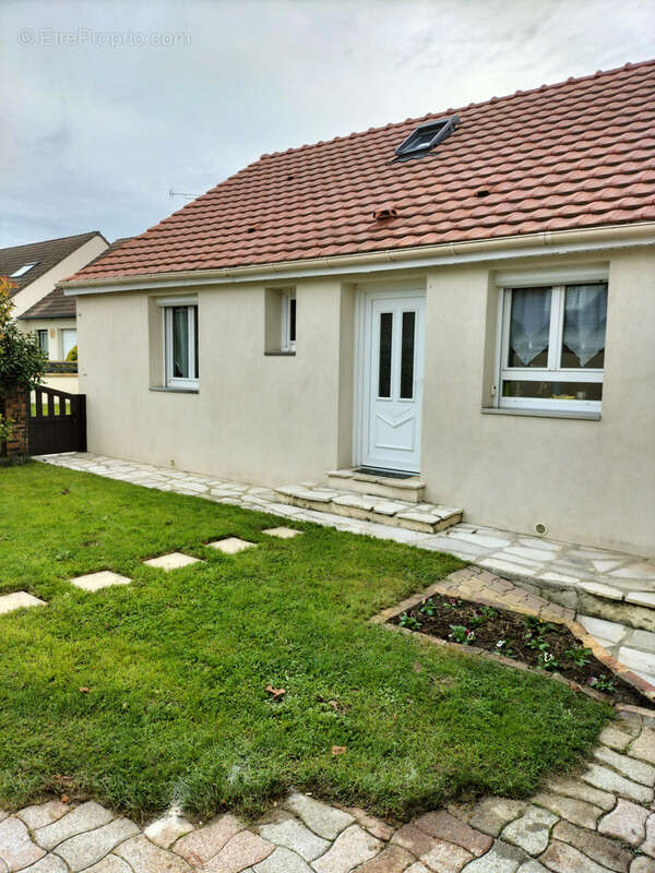 Maison à CLAYE-SOUILLY