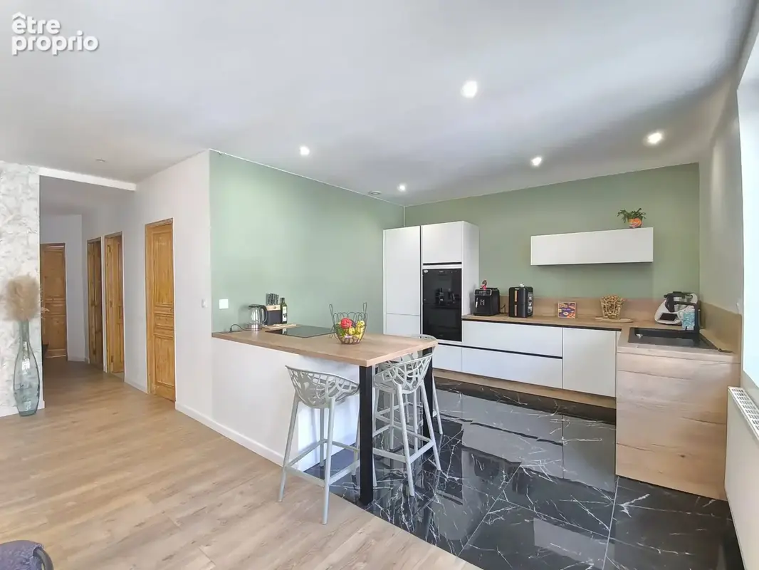 Appartement 4 pièces 148 m² à vendre à Saint-Genest-Lerpt (42530) - photo 4