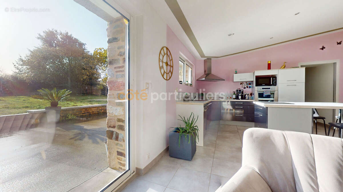 Maison à DRAGEY-RONTHON