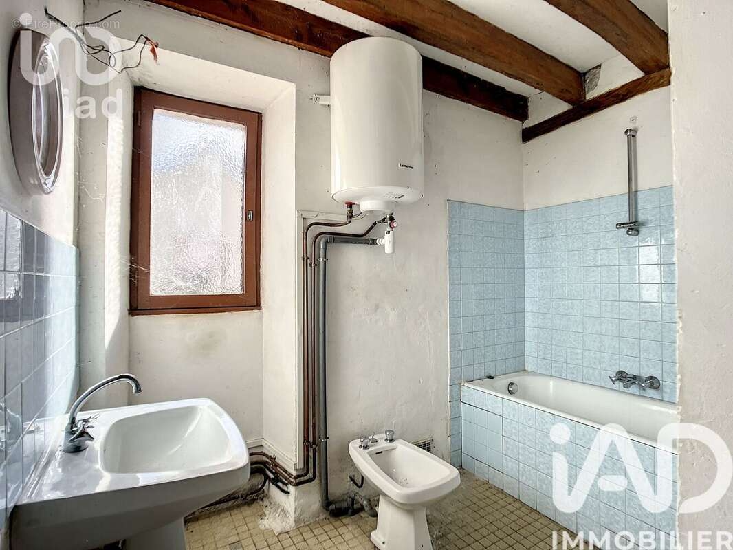 Maison 86 m² à Courtacon  - photo 4