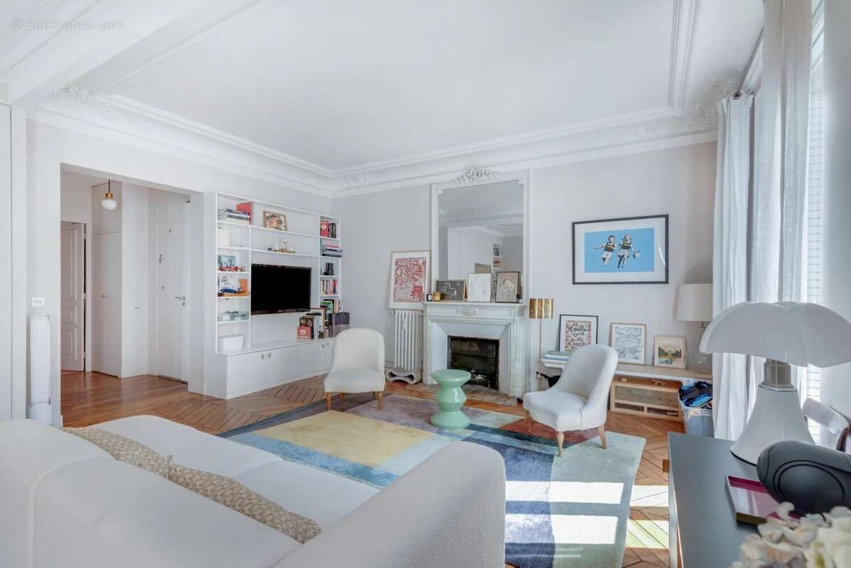 Appartement à PARIS-16E