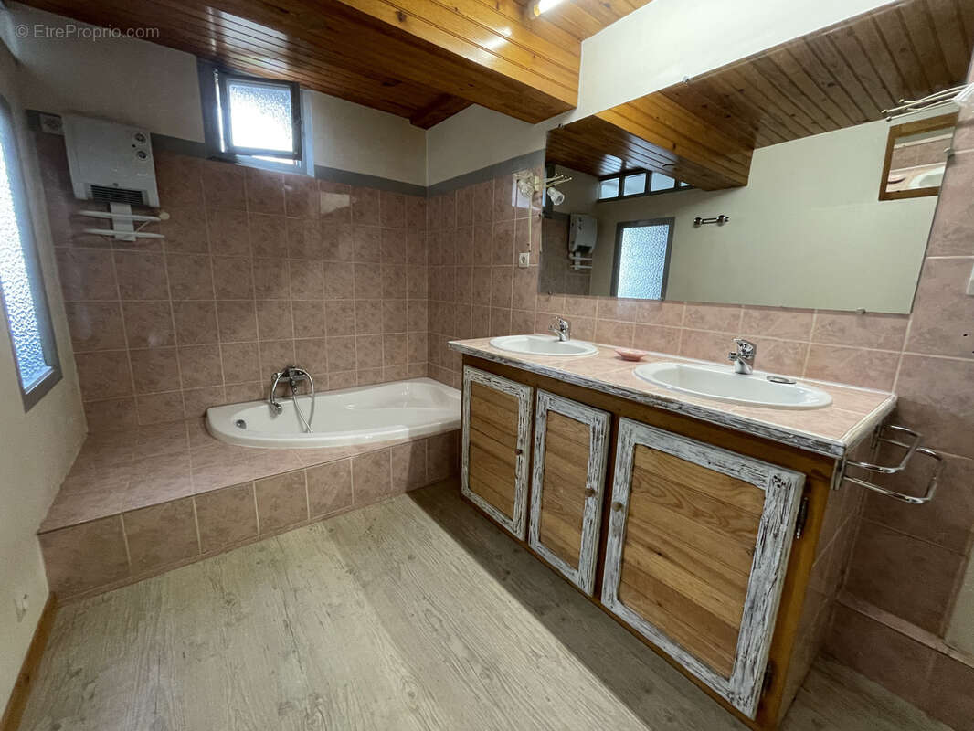 Maison à LARROQUE-SUR-L&#039;OSSE