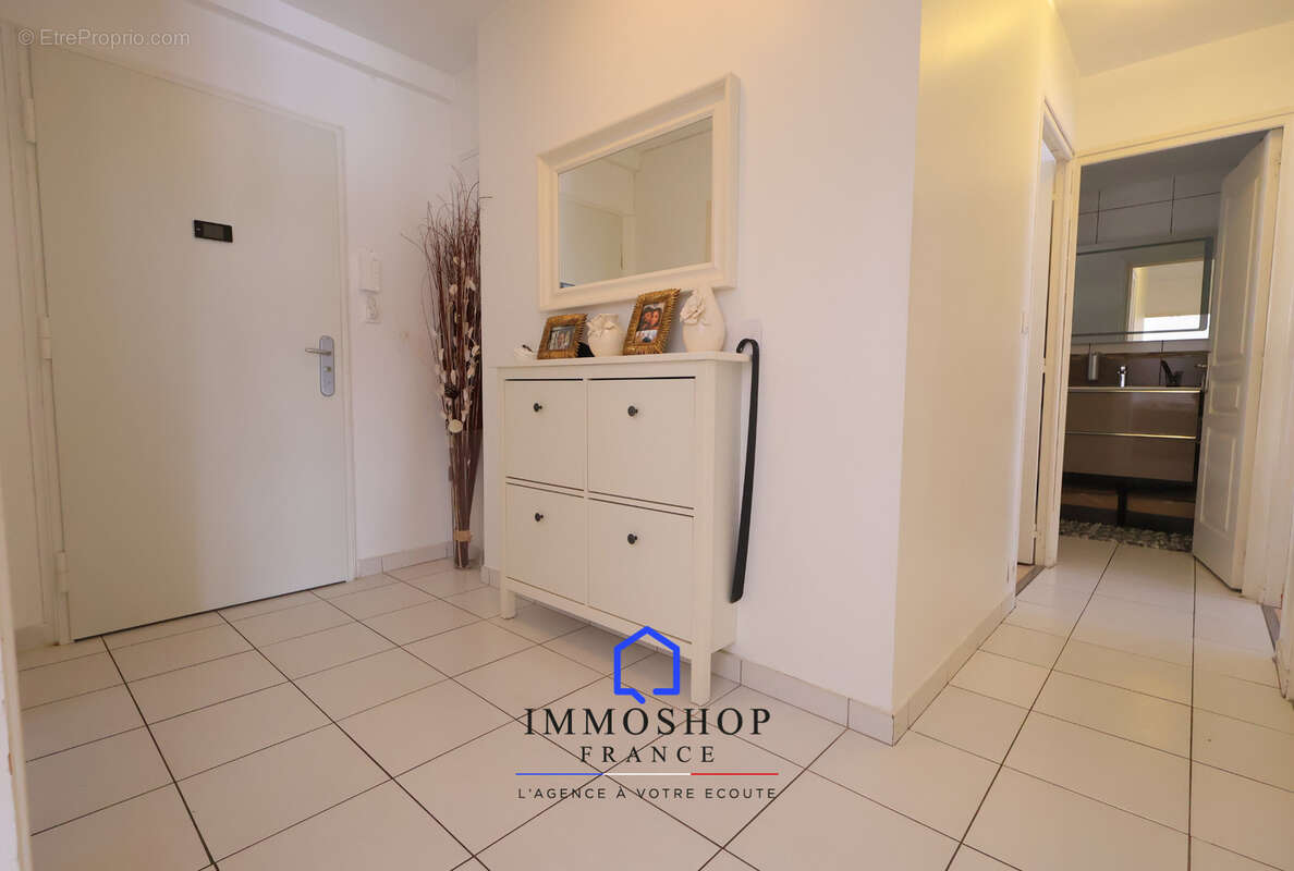Appartement à MARSEILLE-5E