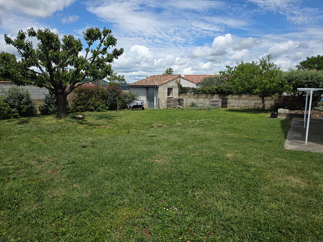 Villa avec jardin et sous-sol - photo 10