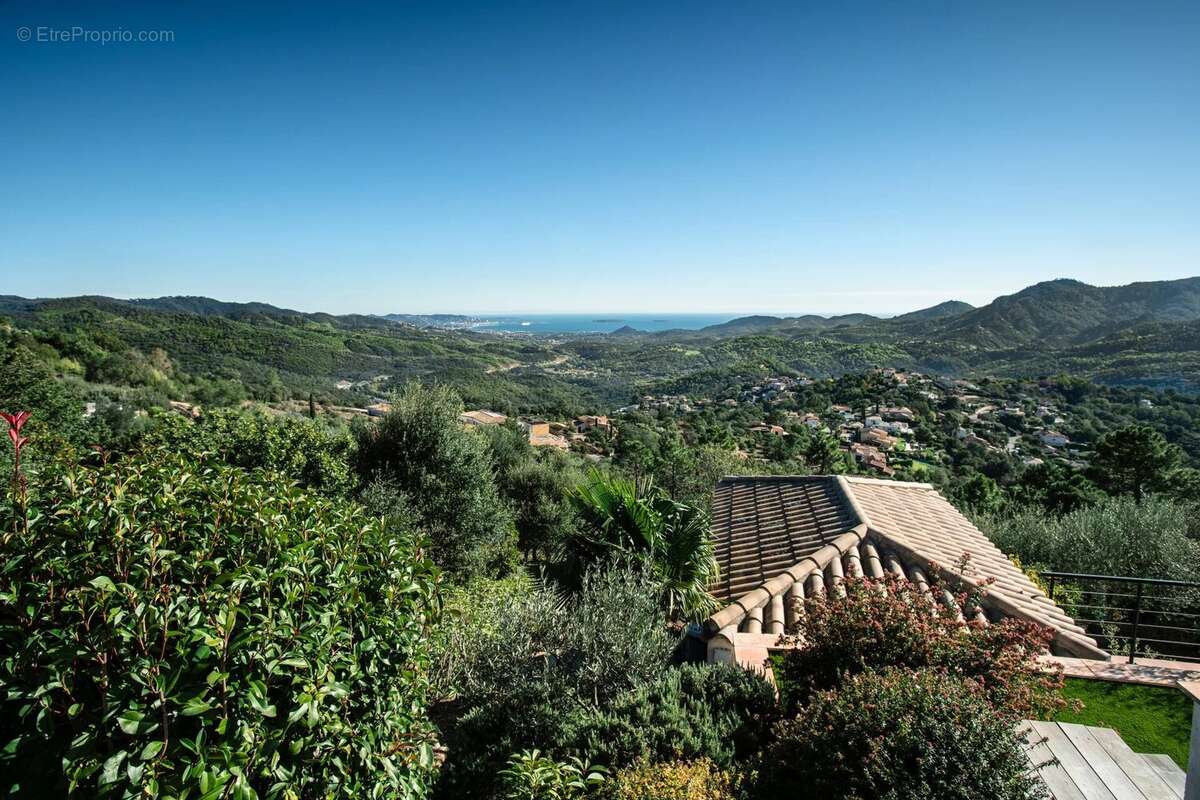 Maison à LES ADRETS-DE-L'ESTEREL