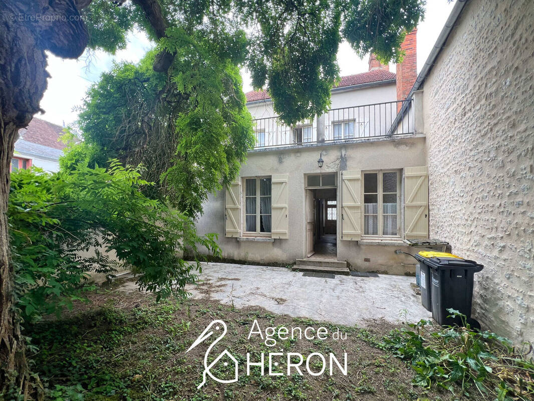 Photo 1 - Maison à BEAUMONT-DU-GATINAIS