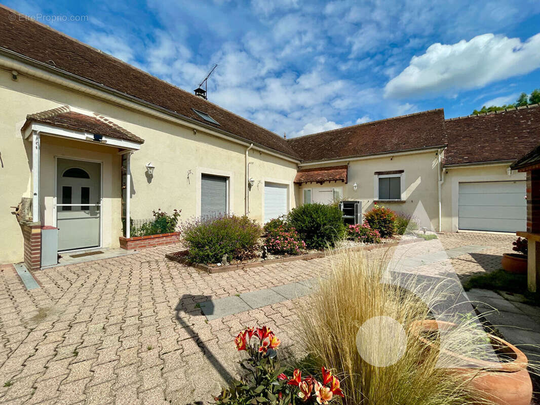 Maison à CLEREY