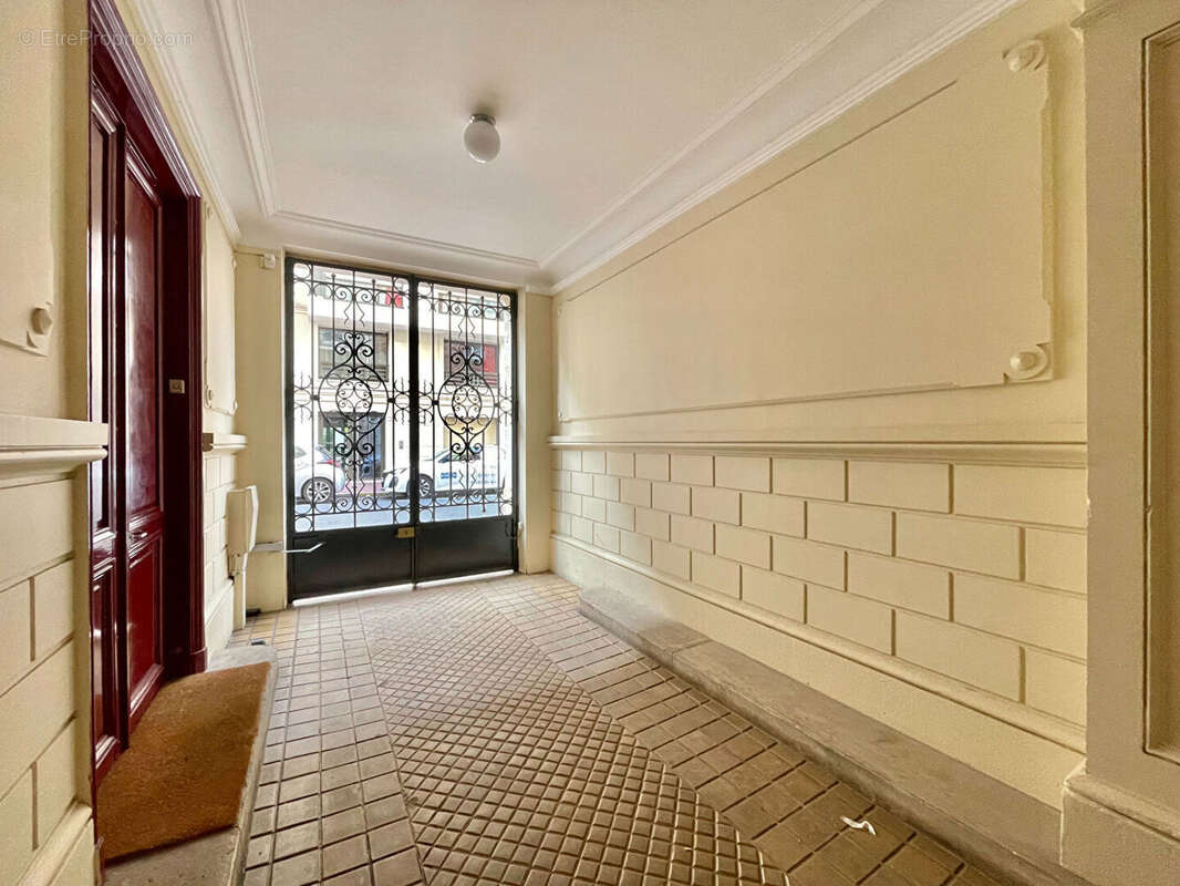 Appartement à LEVALLOIS-PERRET