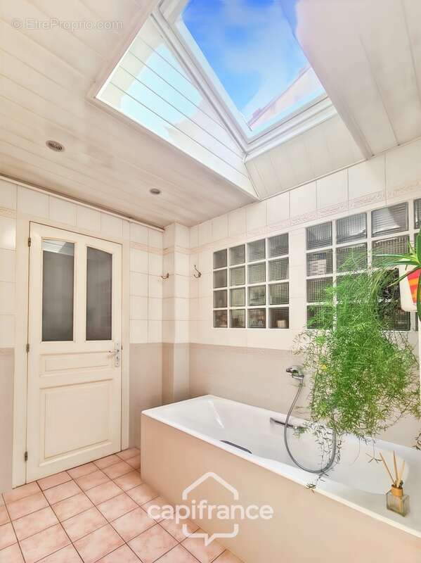 Coup de coeur - Charmante Maison 3 pièces 74 m² avec jardinet-Garage-Proche de toutes commodités - photo 4