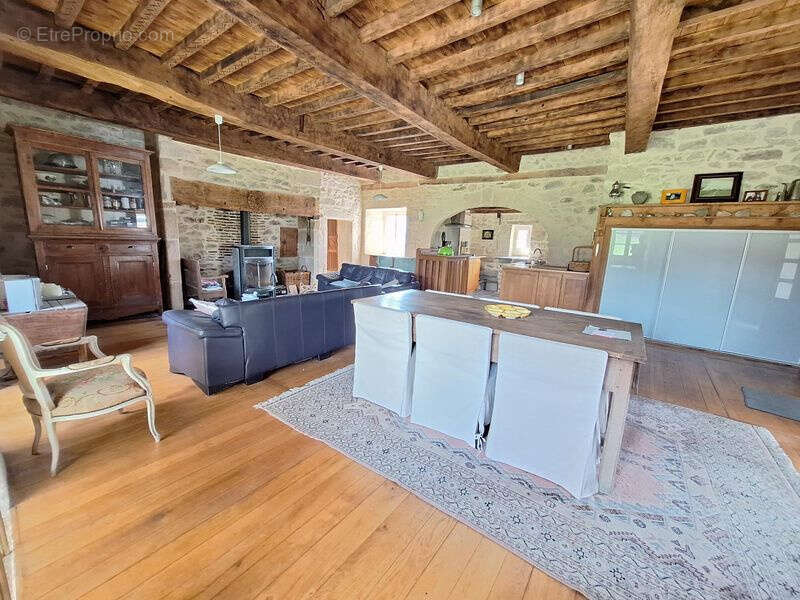 Maison à SOUSCEYRAC