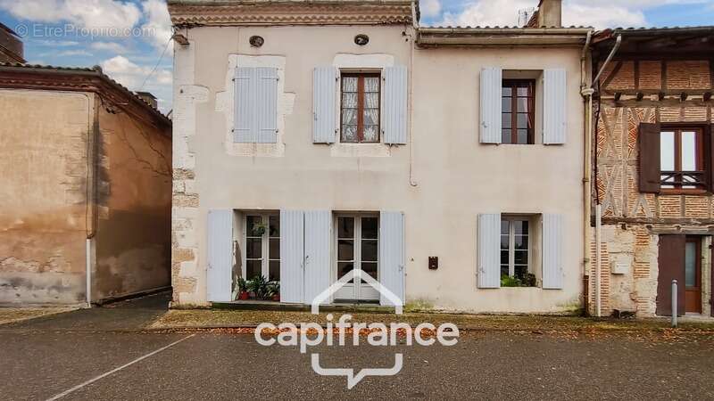 Maison de village louée - 8 pièces LAFITTE SUR LOT (47) - photo 9