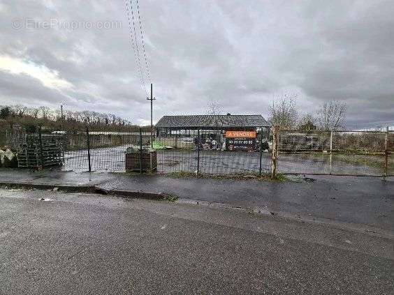 Commerce à RIBEMONT