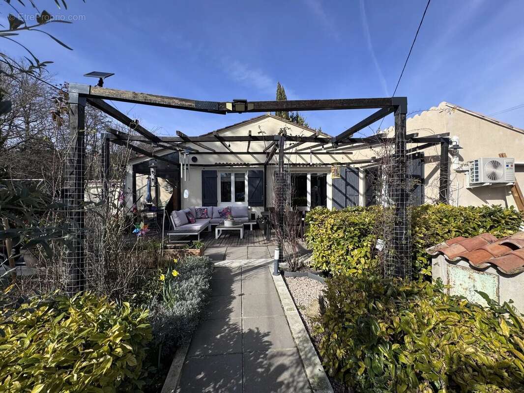 Maison à ENTRECASTEAUX