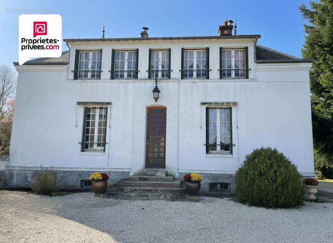 Maison à CHERISY